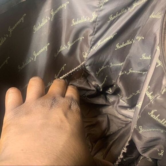 Isabella’s Journey Giraffe Print Weekender Bag - Picture 8 of 10